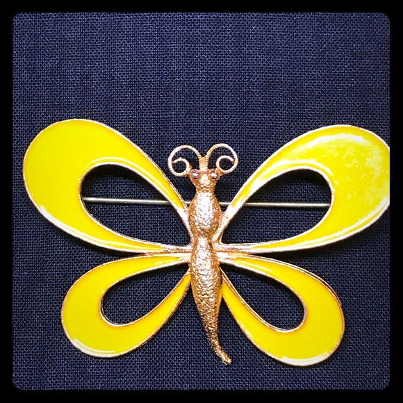 Jewelry - Vintage butterfly brooch